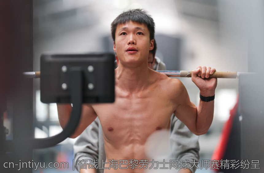 奋战上海巴黎劳力士网球大师赛精彩纷呈